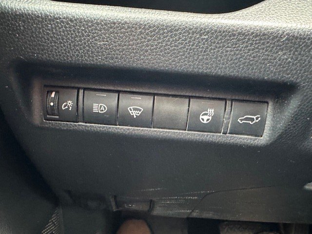 2019 TOYOTA RAV4 XLE AWD / $298.00 BIWEEKLY INCLUDING TAX /SUNROOF / HEATED STEERING WHEEL