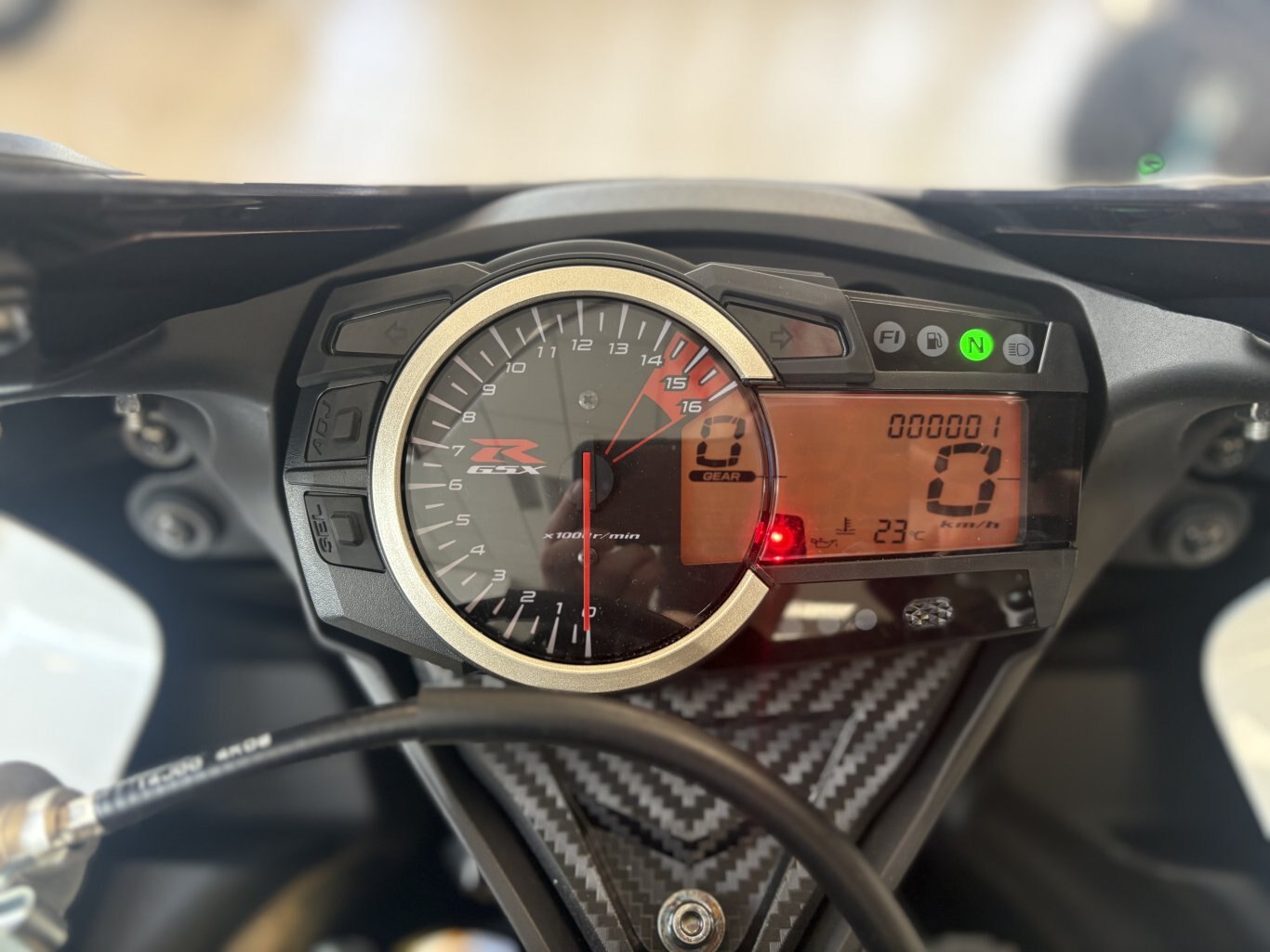 2025 Suzuki GSX R750 Pearl Brilliant White / Metalic Mat Stelar Blue