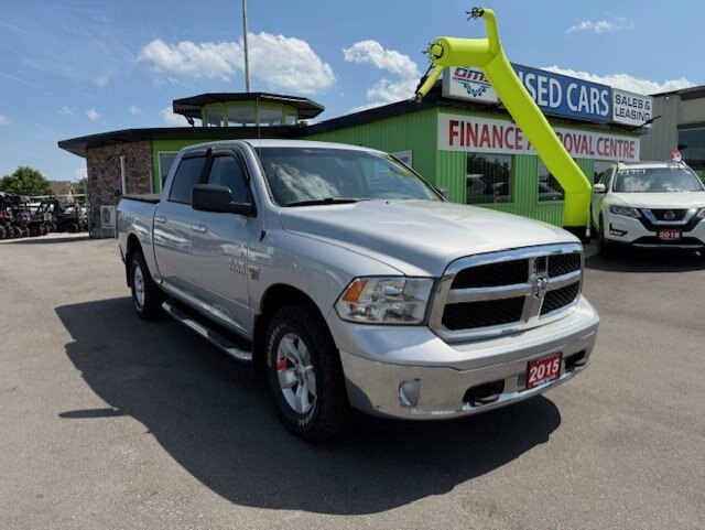 2015 RAM 1500 SLT 4WD / CERTIFIED / LOW KMS / CARFAX CLEAN / TRAILER BRAKE CONTROL / 5 PASSENGER