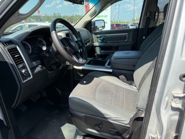 2015 RAM 1500 SLT 4WD / CERTIFIED / LOW KMS / CARFAX CLEAN / TRAILER BRAKE CONTROL / 5 PASSENGER