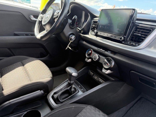 2021 KIA RIO 5 DOOR LX PREMIUM / $154.26 BIWEEKLY INCLUDING TAX / HEATED FRONT SEATS / CARFAX CLEAN