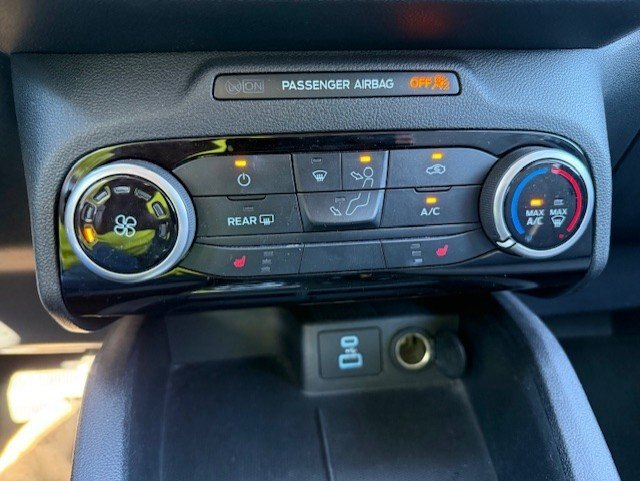 2022 FORD ESCAPE SE AWD / $209.23 BIWEEKLY INCLUDING TAX / PUSH BUTTON START / HEATED FRONT SEATS