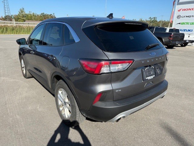 2022 FORD ESCAPE SE AWD / $209.23 BIWEEKLY INCLUDING TAX / PUSH BUTTON START / HEATED FRONT SEATS