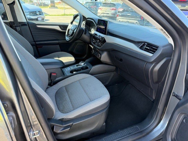 2022 FORD ESCAPE SE AWD / $209.23 BIWEEKLY INCLUDING TAX / PUSH BUTTON START / HEATED FRONT SEATS