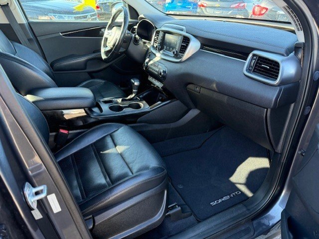2019 KIA SORENTO EX 7 PASSENGER AWD / $224.73 BIWEEKLY INCLUDING TAX / HEATED STEERING WHEEL / APPLE CARPLAY