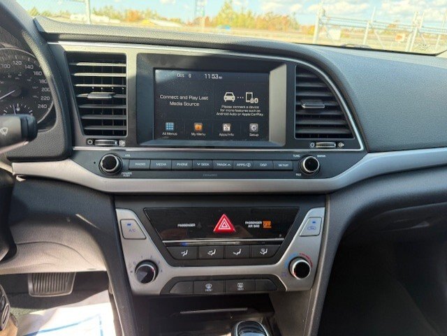 2018 HYUNDAI ELANTRA GL / $146.60 BIWEEKLY INCLUDING TAX / BLIND SPOT MONITORING / HEATED STEERING WHEEL