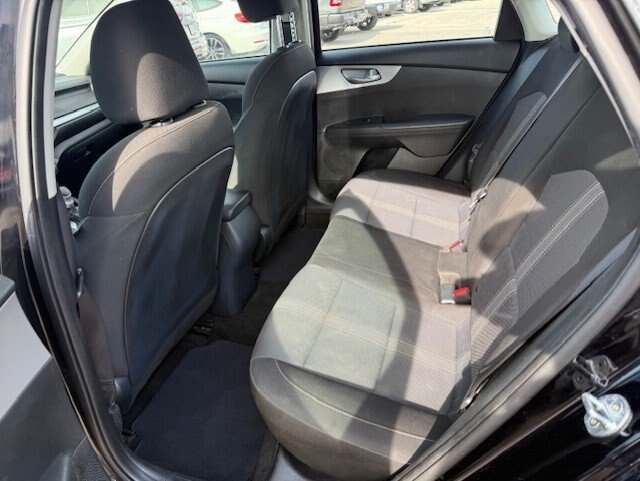 2022 KIA FORTE LX / $169.97 BIWEEKLY INCLUDING TAX / APPLE CARPLAY / LEATHER / CARFAX CLEAN