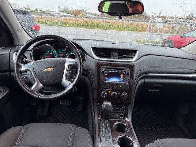 2017 CHEVROLET TRAVERSE LT / $217.59 BIWEEKLY INCLUDING TAX / 7 PASSENGER / REMOTE START