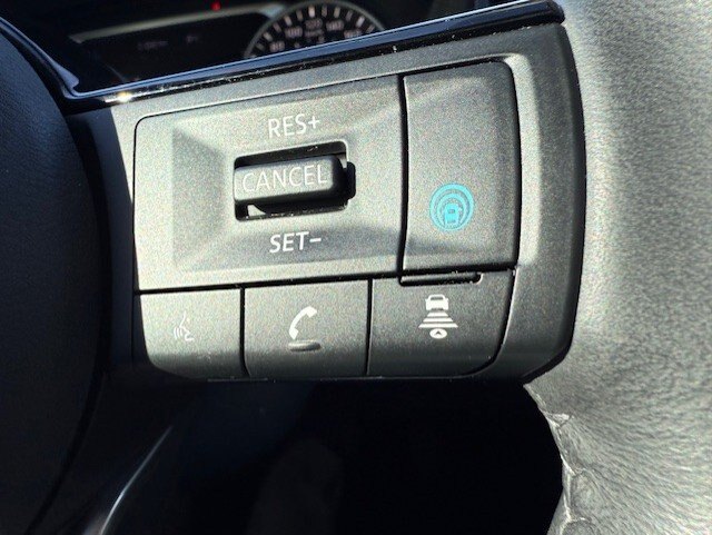 2023 NISSAN ROGUE SV MIDNIGHT EDITION / $264.21 BIWEEKLY INCLUDING TAX / LEATHER INTERIOR, ADAPTIVE CRUISE, REMOTE START