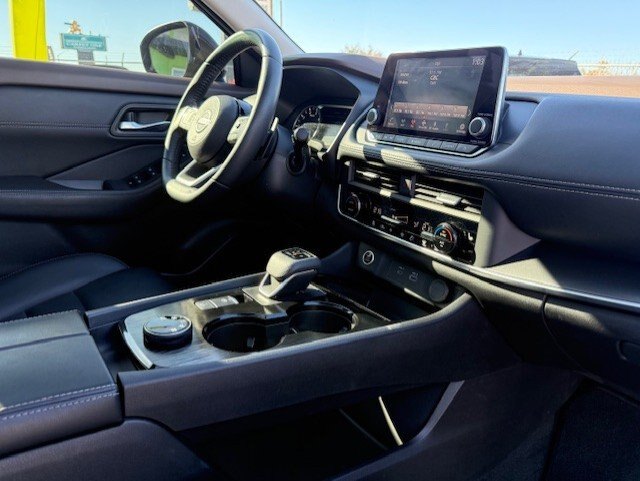 2023 NISSAN ROGUE SV MIDNIGHT EDITION / $264.21 BIWEEKLY INCLUDING TAX / LEATHER INTERIOR, ADAPTIVE CRUISE, REMOTE START