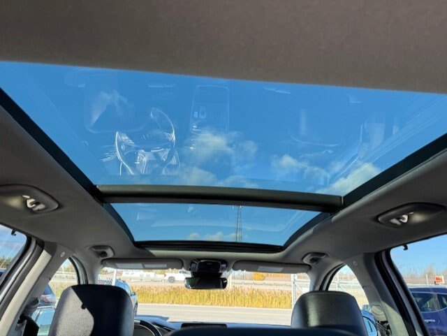 2021 HYUNDAI SANTA FE PREFERRED / $193.53 BIWEEKLY INCLUDING TAX / PANORAMIC SUNROOF / REMOTE START