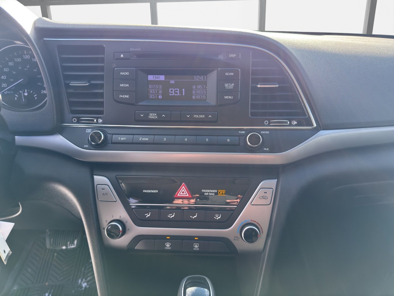 2018 HYUNDAI ELANTRA SE / $103.98 BIWEEKLY INCLUDING TAX / HEATED FRONT SEATS