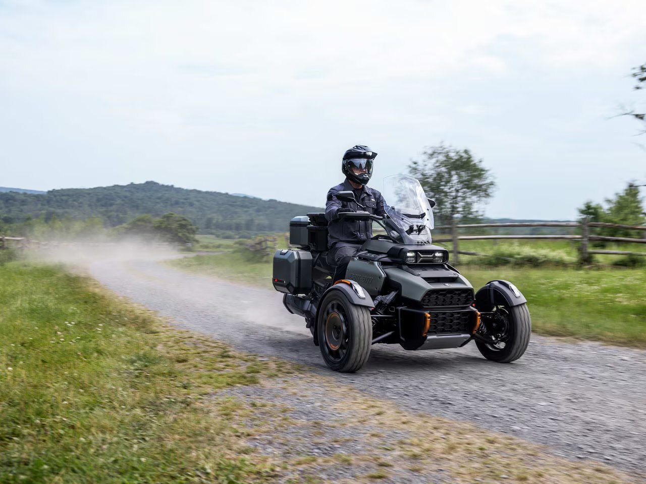 2025 Can-Am Canyon Redrock | BRP, Aprilia, Moto Guzzi and Suzuki