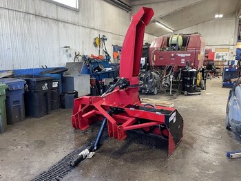 NEW AgroTrend 7160 pull behind snowblower