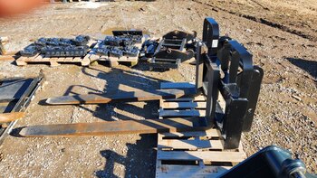 BRAND NEW HLA pallet forks