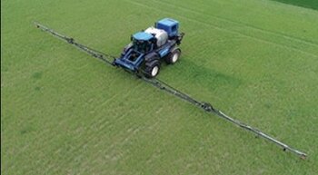 New Holland Guardian™ Front Boom Sprayers SP370F