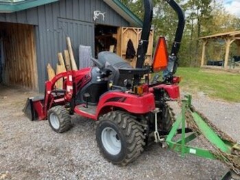 2019 Mahindra eMax 20S tractor loader backhoe