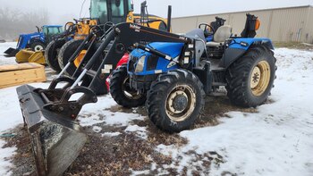 2005 New Holland DC85