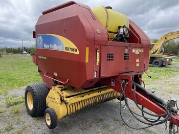 2011 New Holland BR7060 Crop Cutter