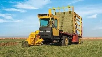 New Holland Speedrower® PLUS Self Propelled Windrowers Speedrower® 220 PLUS