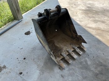 Hyundai 36 inch bucket