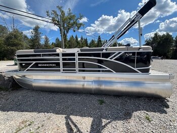 2026 Bennington 22SSR