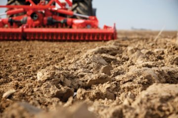 Kuhn - HR 3030 | Smith's FARM EQUIPMENT, New Holland Dealer