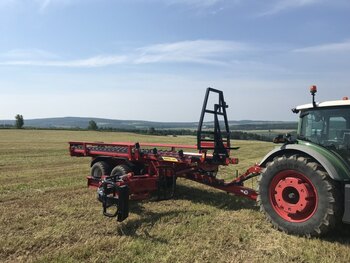 Anderson RBM1400 Round bales