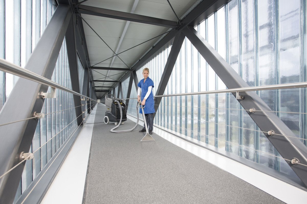 Karcher SPRAY EXTRACTION CLEANER Puzzi 50/35 (with Wand and 25' Hose)