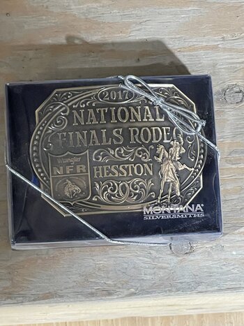HESSTON NATIONAL FINALS RODEO BELT BUCKLES Bronze 2017 Large