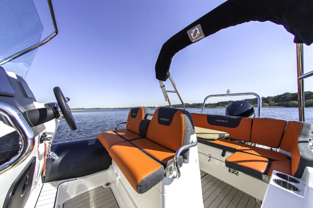 Zodiac MEDLINE 6.8 White with Yamaha 250 and Loadrite trailer