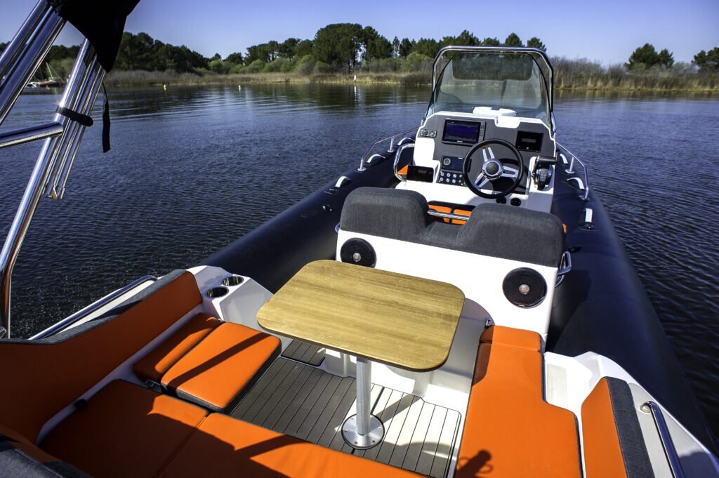 Zodiac MEDLINE 6.8 White with Yamaha 250 and Loadrite trailer