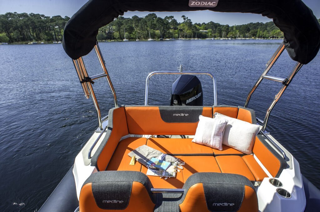 Zodiac MEDLINE 6.8 White with Yamaha 250 and Loadrite trailer