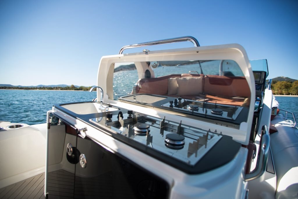 Zodiac Medline 9 engine options up to 700 HP