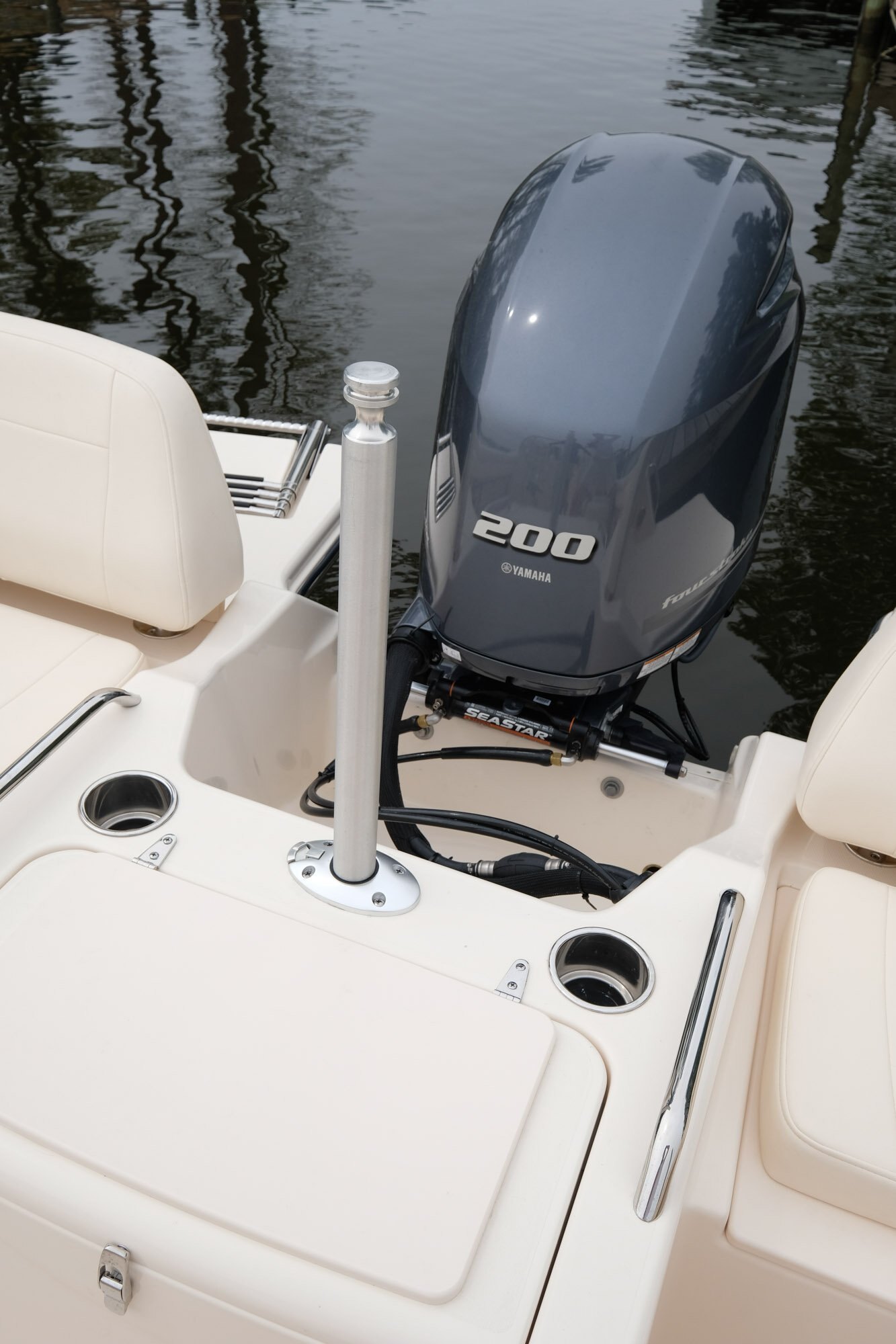 Grady White Freedom 215