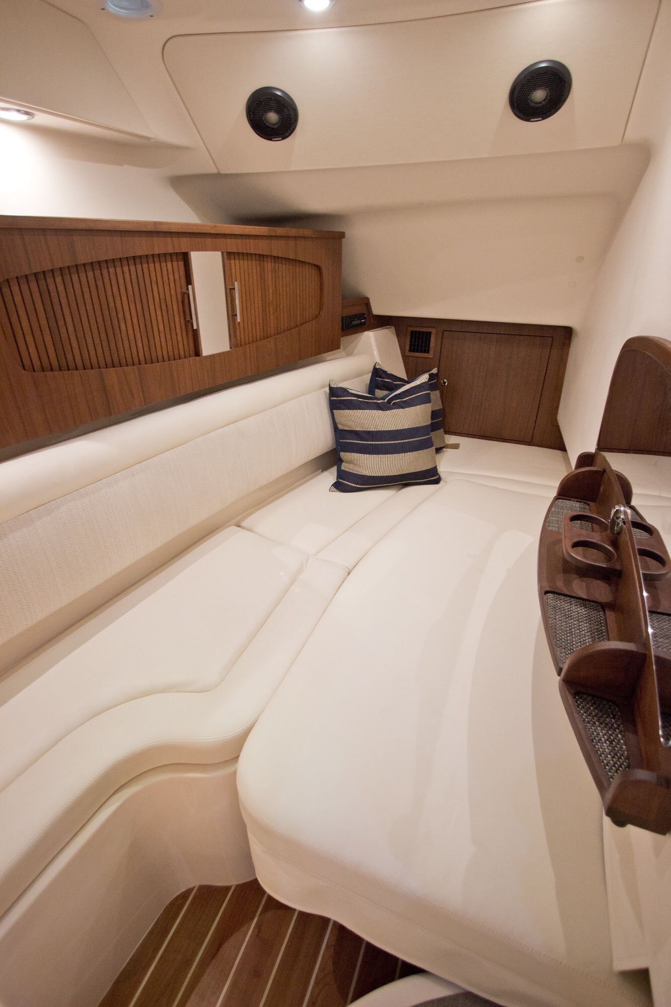 Grady White Freedom 375