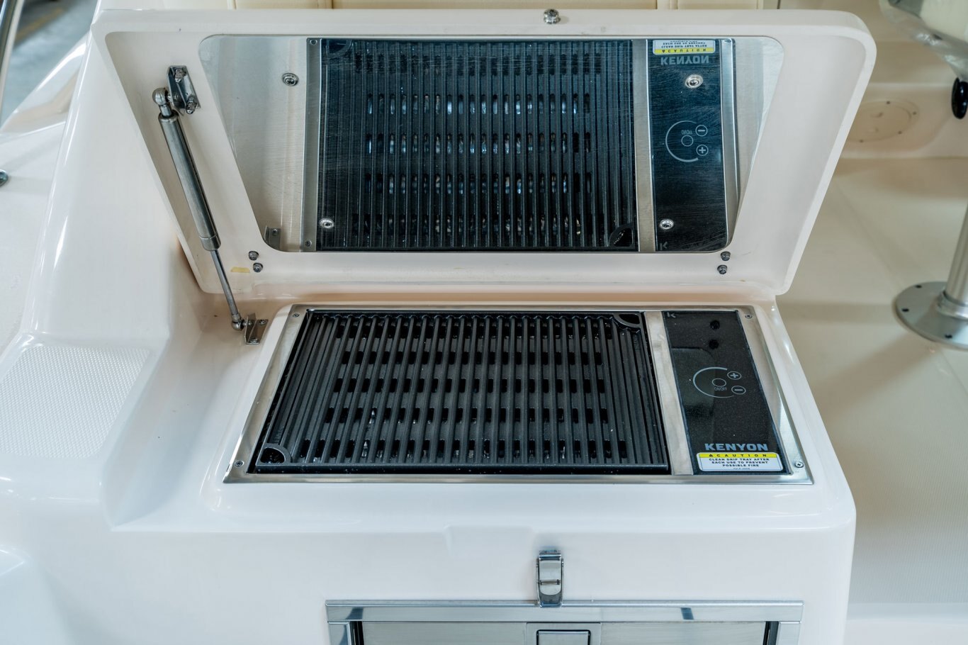 Grady White Express 330