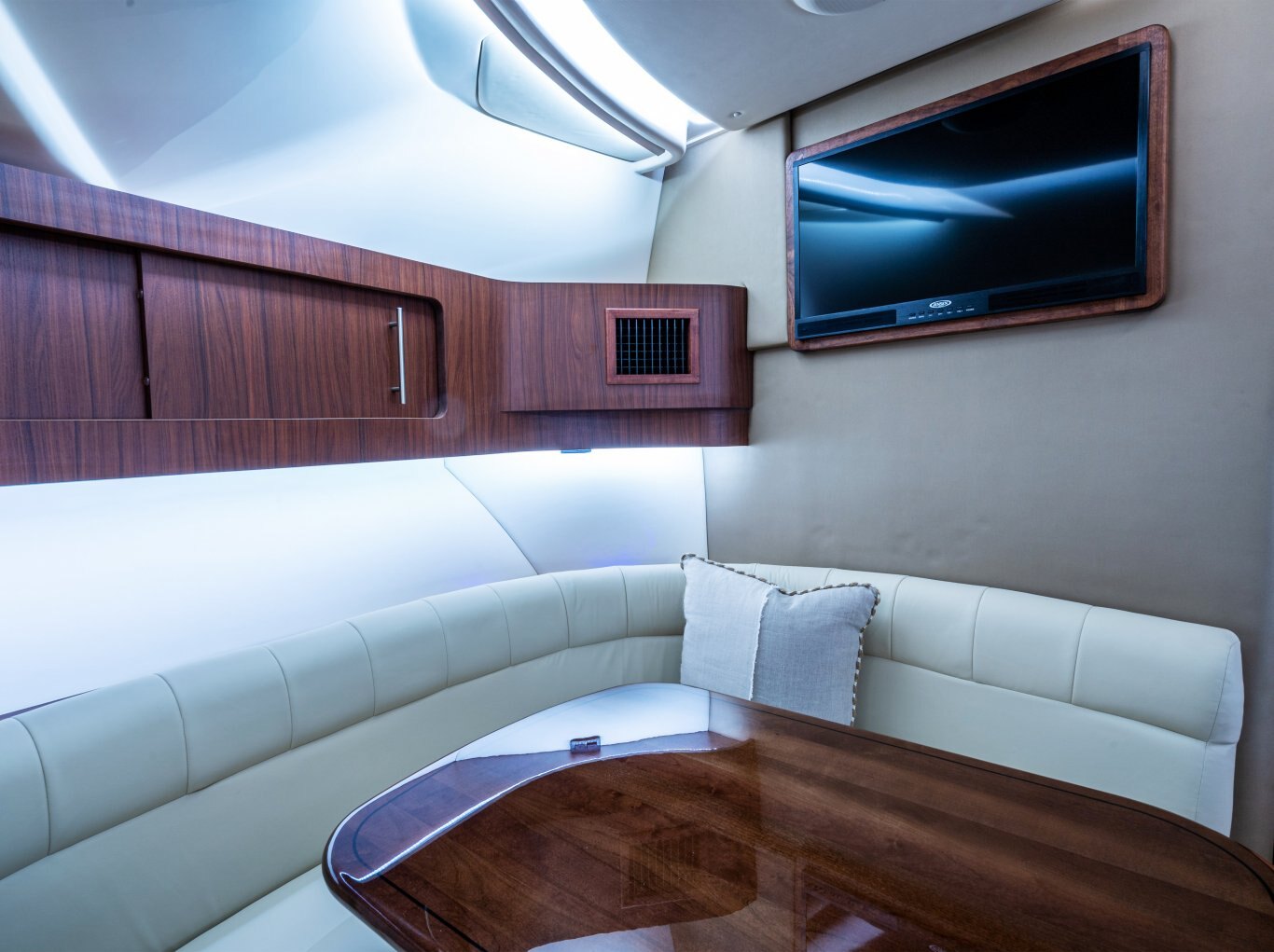 Grady White Express 370