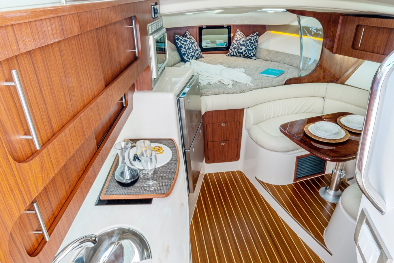 Grady White Express 370