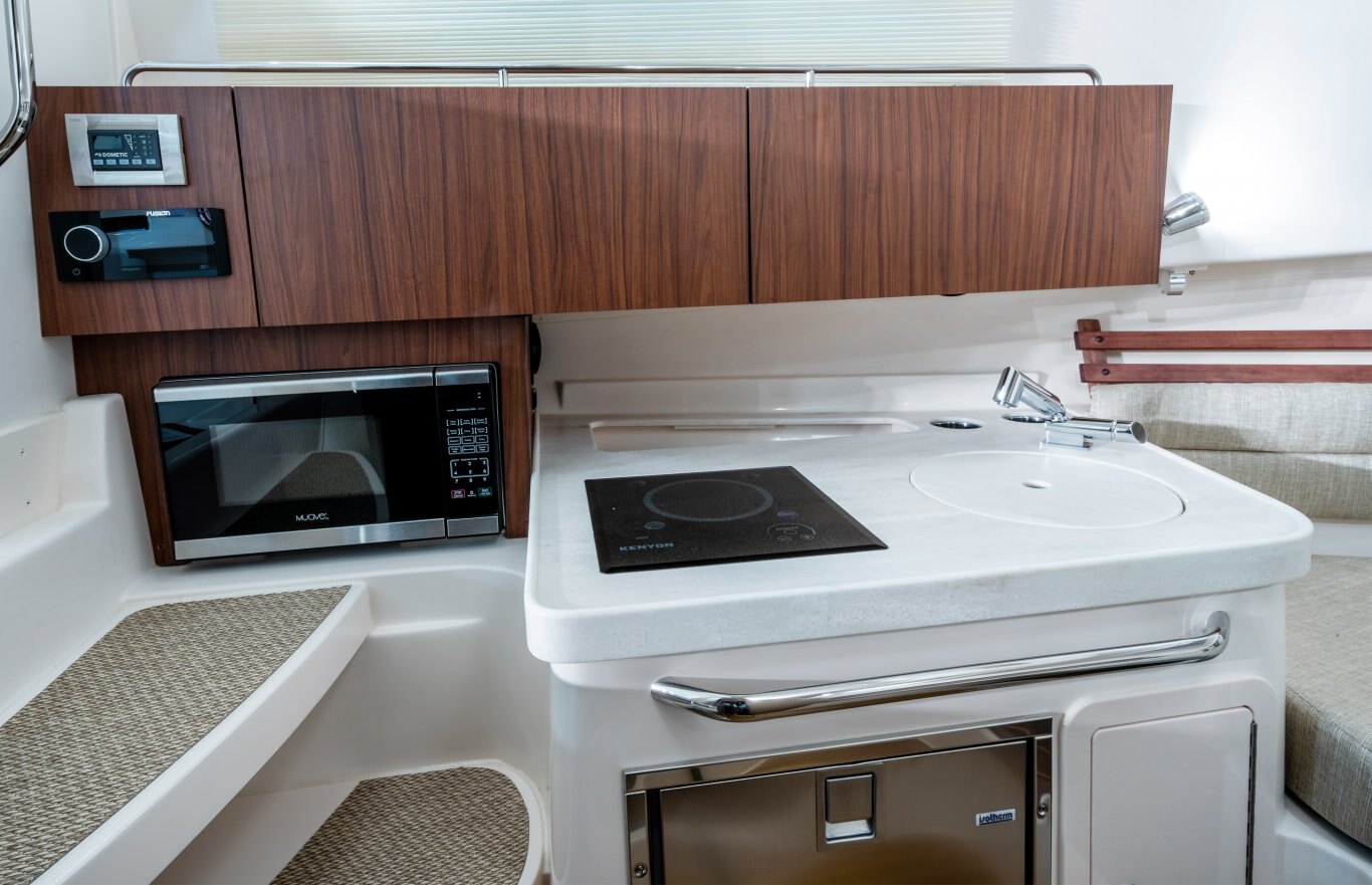 Grady White Marlin 300