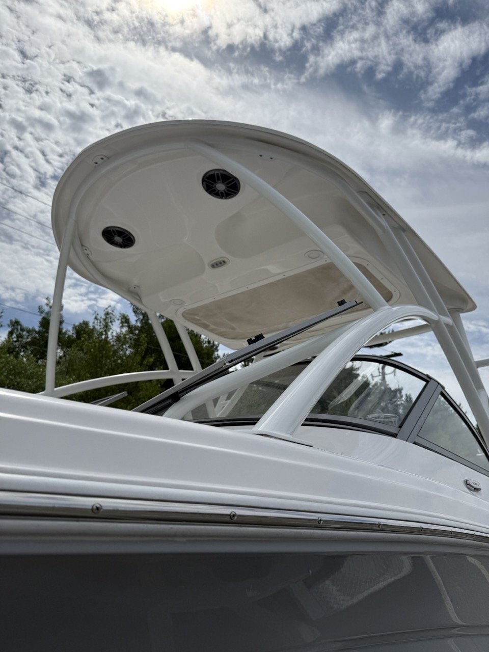 Sea Fox 226 TRAVELER DC with Yamaha 200 and Load Rite Trailer