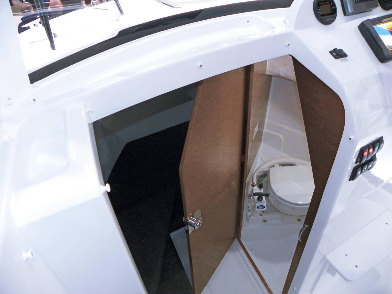 Jeanneau NC 695 SPORT SERIES 2