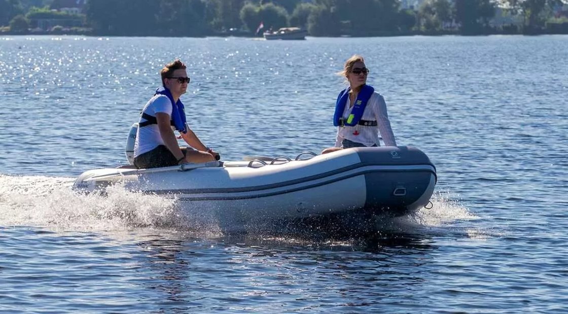 Zodiac CADET 310 Aluminum floor, Air keel