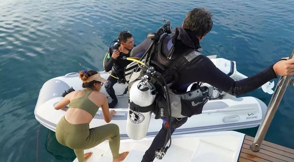 Zodiac CADET 310 Aluminum floor, Air keel