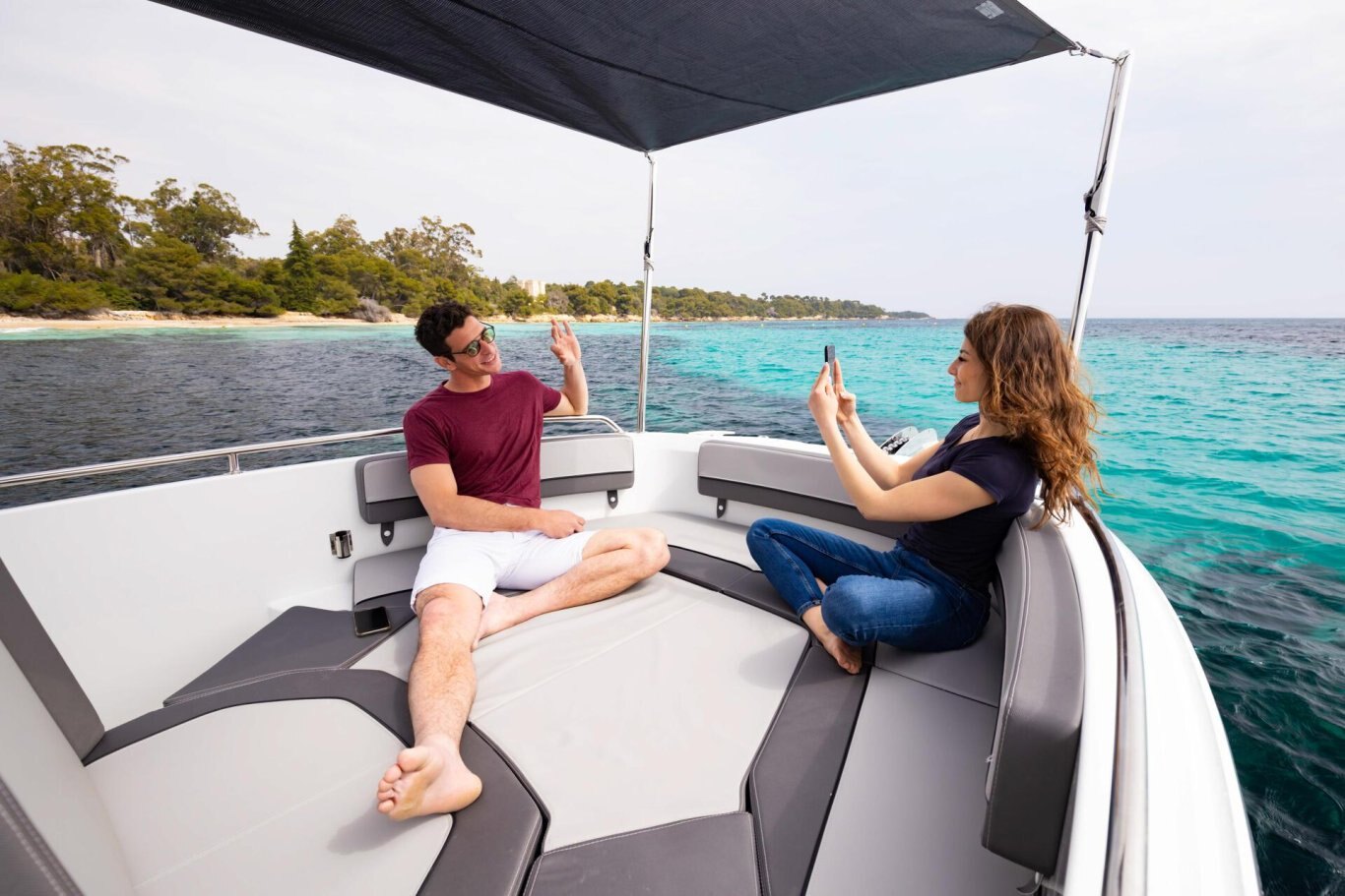 Jeanneau LEADER 7.5 CC SERIES 3 with Yamaha 300 and Venture Trailer