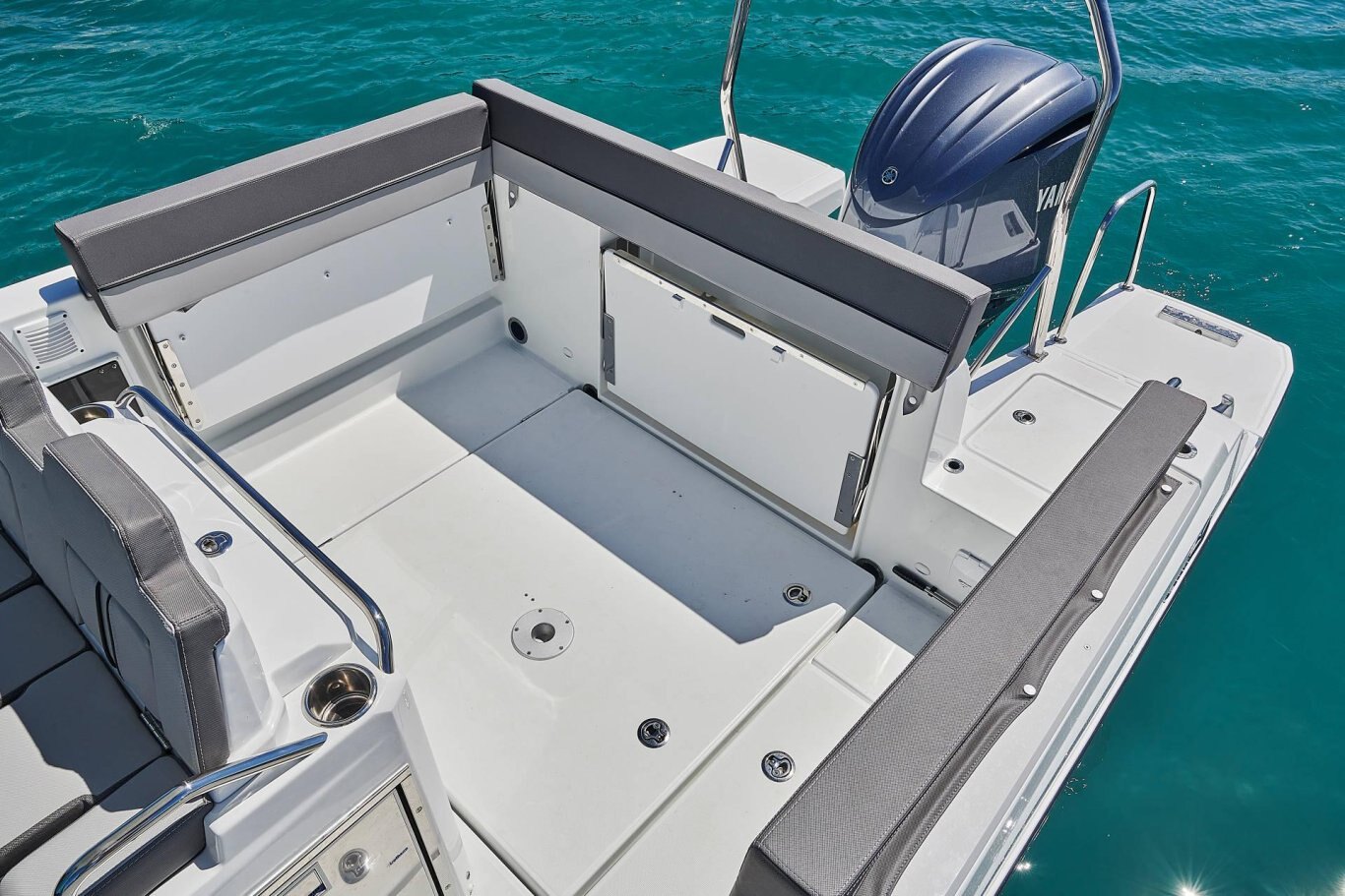 Jeanneau LEADER 7.5 CC SERIES 3 with Yamaha 300 and Venture Trailer