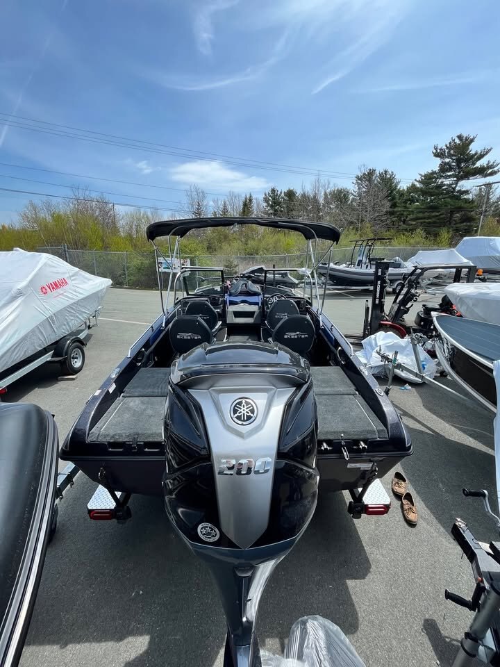 Skeeter Solera 189 with Yamaha VMAX 200 and Custom Trailer