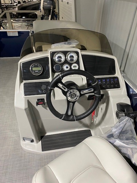 2023 SYLVAN MIRAGE 8520 LZ