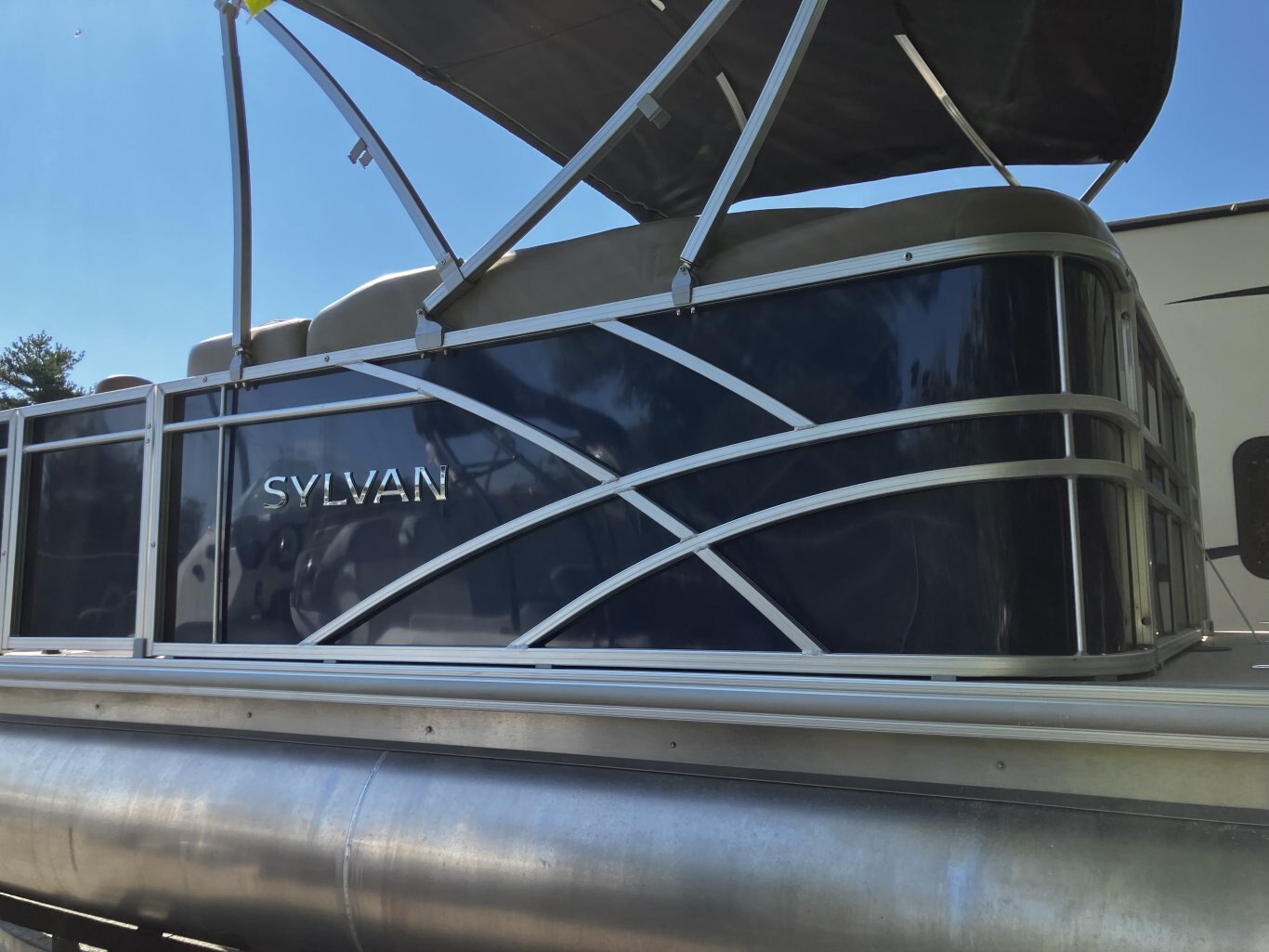 Sylvan MIRAGE 818 FISH with Your choice of Yamaha Motor (see below)