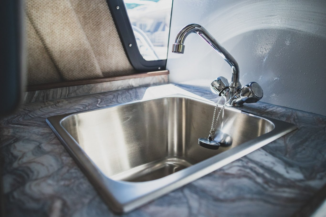 KingFisher 2725 XRS Offshore with Twin F200XSA